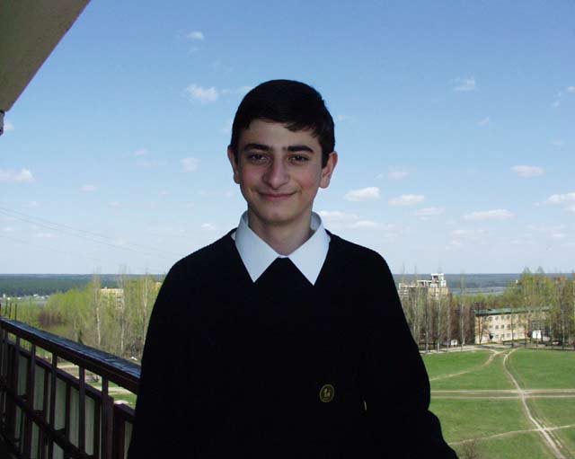 Саакян Александр, 10 класс г. Ереван (Армения)