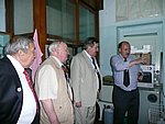 акад. АНРТ Д.Х.Халиков, чл.-корр.РАН А.Б.Зезин, чл.-корр.РАН З.Р.Исмагилов и проф. З.К.Мухидинов в лаборатории Института химии им.В.И.Никитина г. Душанбе