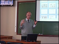 Член корреспондент РАН Озерин Александр Никифорович во время доклада